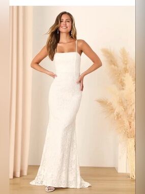 Lulu's Ivory Lace Spaghetti Strap Wedding Gown